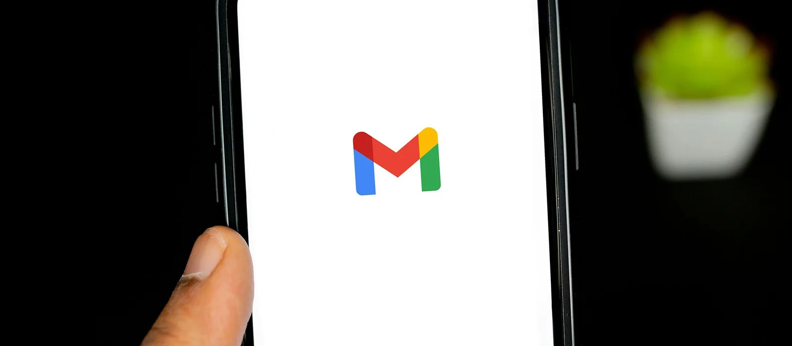 Вход через Google в России уже отрубают: плашку поймали на Авито, хотя закон даже не принят
Вход через Google в России уже отрубают: плашку поймали на Авито, хотя закон даже не принят